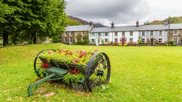 stone cottages in Beddgelert 