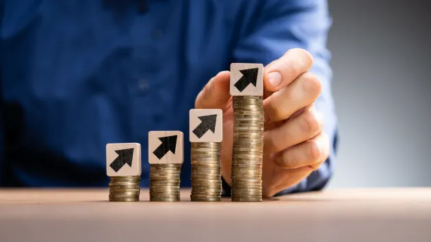 Stacked coins and increasing arrows