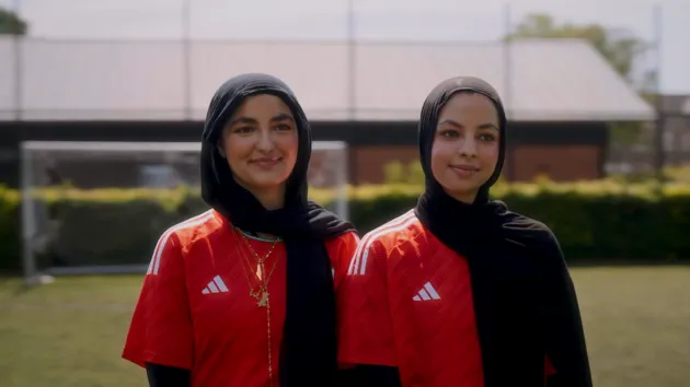 Eleeza and Rosheen Khan