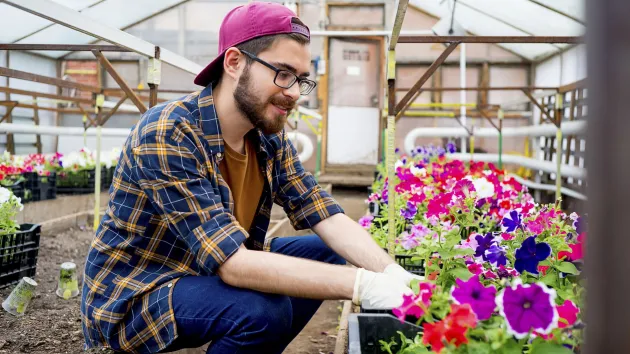 Flower centre worker