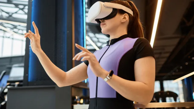 Virtual reality headset 