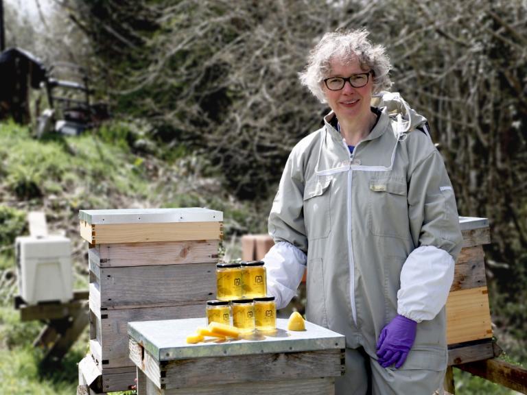 Farming Connect’s knowledge exchange manager and qualified beekeeper Lynfa Davies